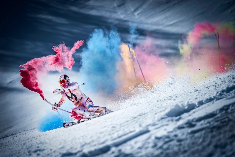 marcel hirscher descente de ski en couleurs